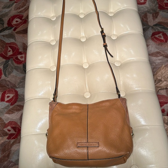 Vince Camuto Handbags - Vince Camuto genuine leather crossbody shoulder bag